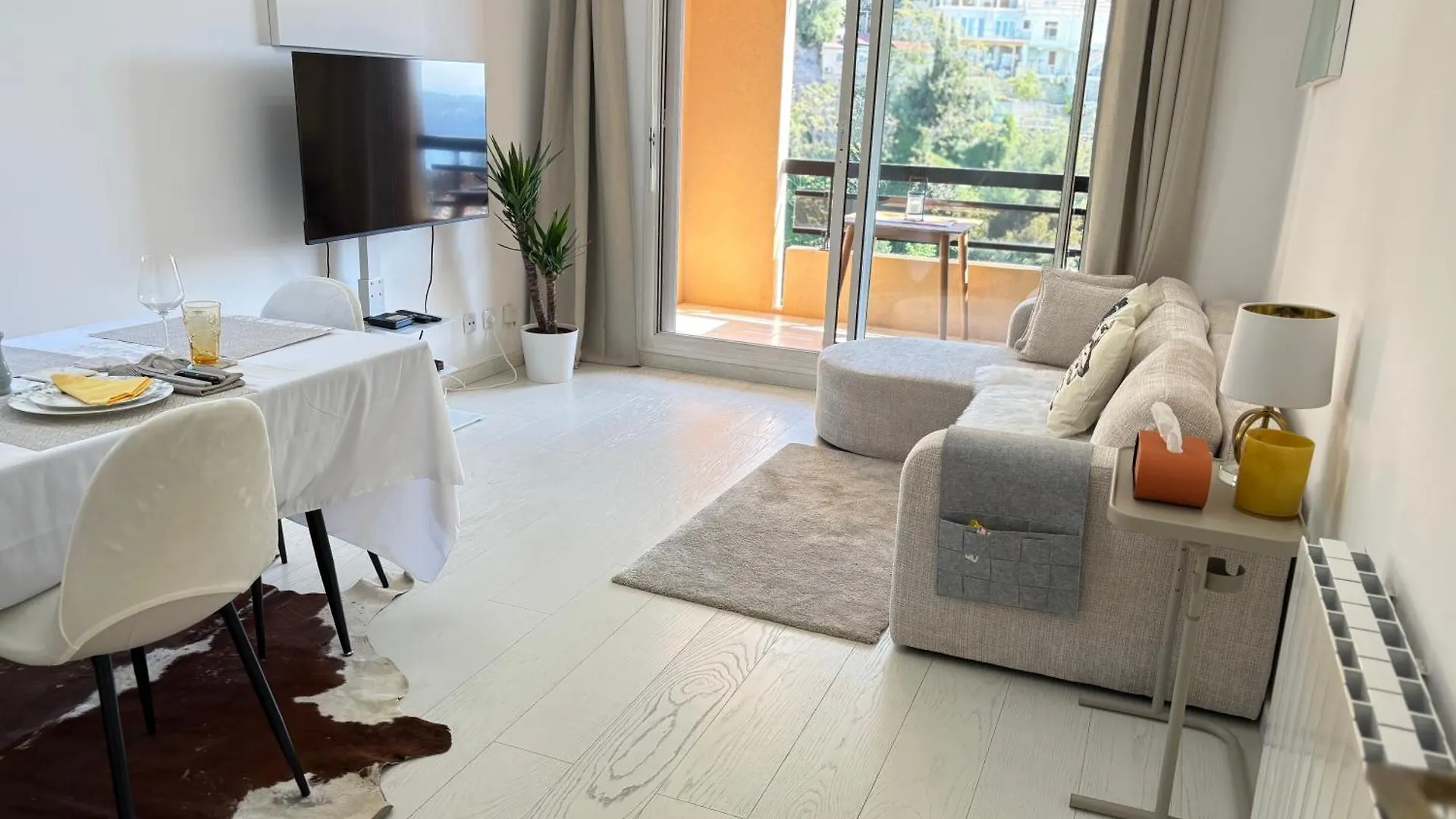 New,Mountain & Sea View 3 Guests With Private Garage Lägenhet Beausoleil Frankrike